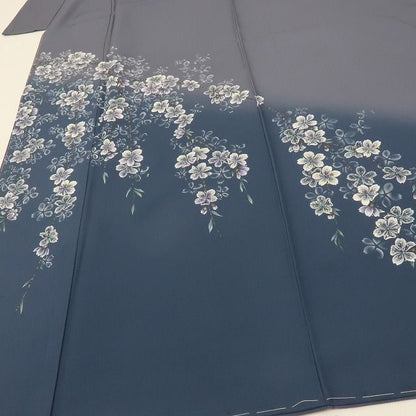 六花-RIKKA- 新品 正絹 紅彩落款 トールサイズ 藍鼠に咲く、ピュアで大人な桜。 仕付け糸付 付下げ 着物 A6097