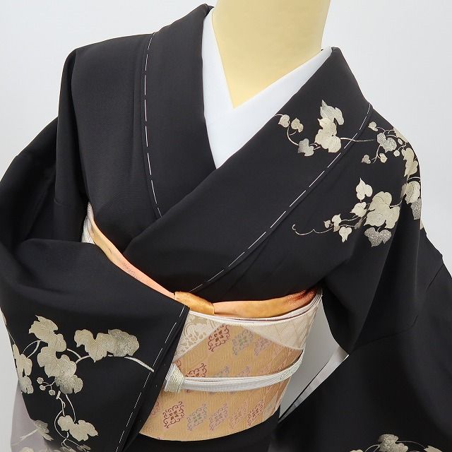 六花-RIKKA- 新品 正絹 金駒刺繡 金彩 蔦 仕付け糸付 ブラックに咲く、金の余韻☆ 訪問着 着物 A6106
