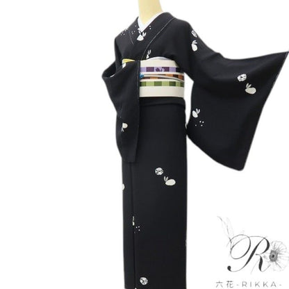 六花-RIKKA- 新品 正絹 ゆきうさぎ トールサイズ クールなブラックに、ふわりと恋する雪うさぎ♪ 仕付け糸付 小紋 着物 A6114