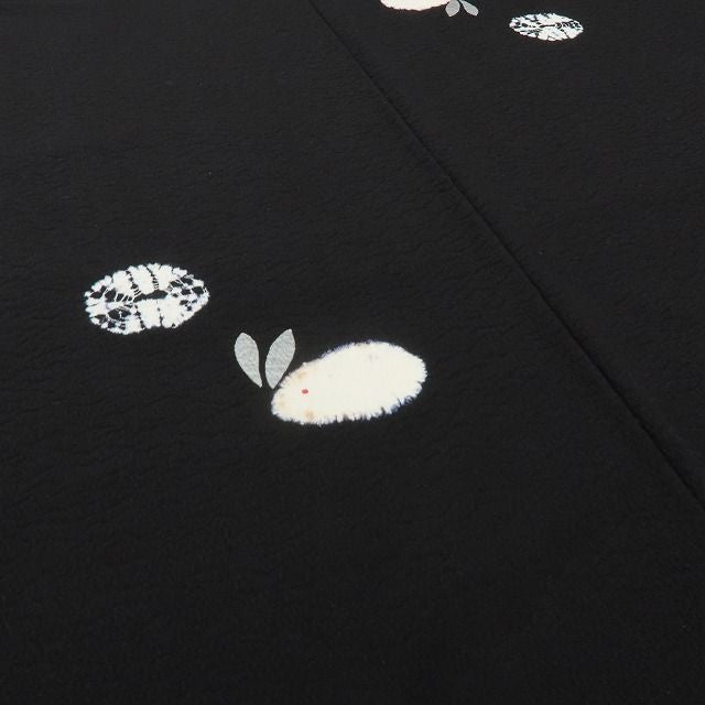 六花-RIKKA- 新品 正絹 ゆきうさぎ トールサイズ クールなブラックに、ふわりと恋する雪うさぎ♪ 仕付け糸付 小紋 着物 A6114