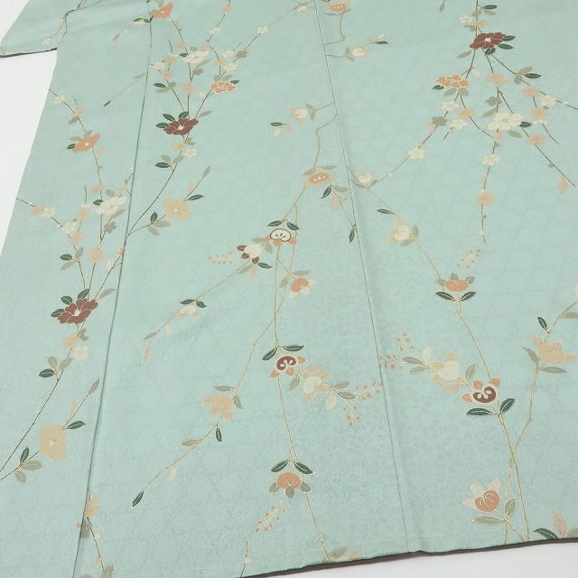 六花-RIKKA- 新品 正絹 椿 梅 橘 仕付け糸付 春のときめきをまとう、花咲くスプレイグリーン♪ 小紋 着物 A6118