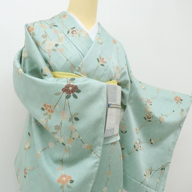 六花-RIKKA- 新品 正絹 椿 梅 橘 仕付け糸付 春のときめきをまとう、花咲くスプレイグリーン♪ 小紋 着物 A6118