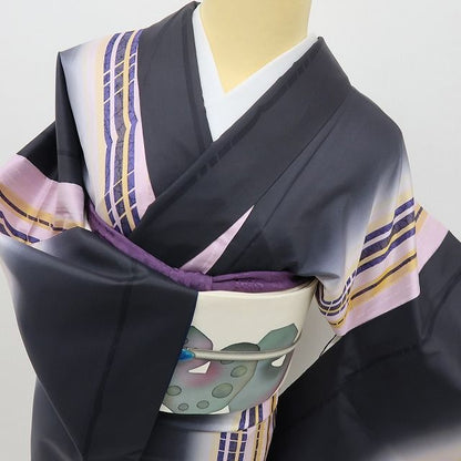 六花-RIKKA- 美品 正絹 証紙付 ブラックに個性が花開く、ストライプ☆ 本場大島紬 着物 A6121