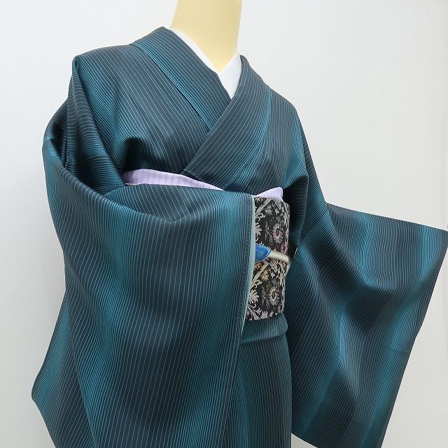 六花-RIKKA- 美品 正絹 作家物落款 縦縞 粋が際立つ！大人のブラック×神秘ストライプ☆ 小紋 着物 A6134