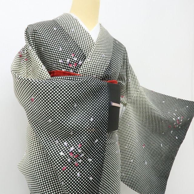 六花-RIKKA- 洗える着物 桜 市松 トールサイズ カッコいいのに、ちゃんとカワイイ♪欲張り心をくすぐる桜市松！ 小紋 着物 A6144