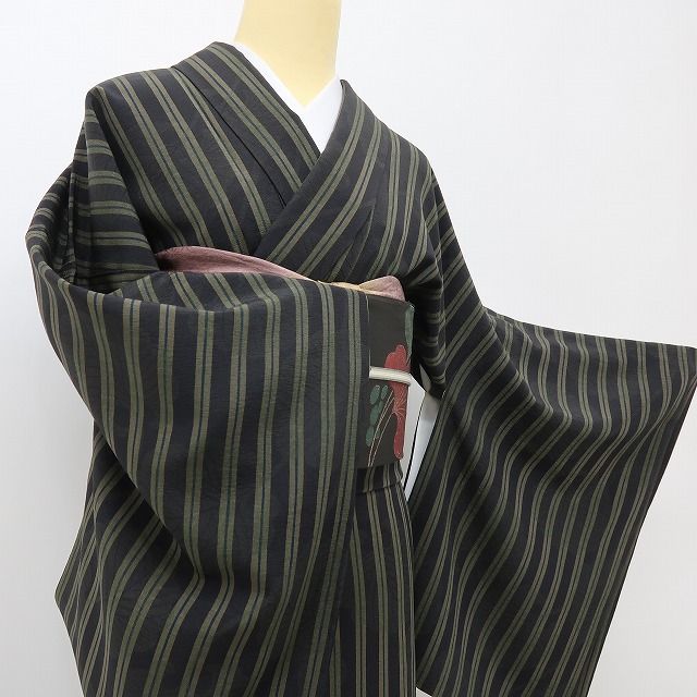 六花-RIKKA- 美品 正絹 (株)一蔵謹製 縦縞 トールサイズ 渋カッコいい縦縞に、ボタニカルな隠し味♪ 小紋 着物 A6152