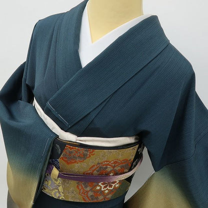 六花-RIKKA- 新品 正絹 仕付け糸 落ち着きの中に個性が光る！濃い藍色×縦縞 付下げ 着物 A6162