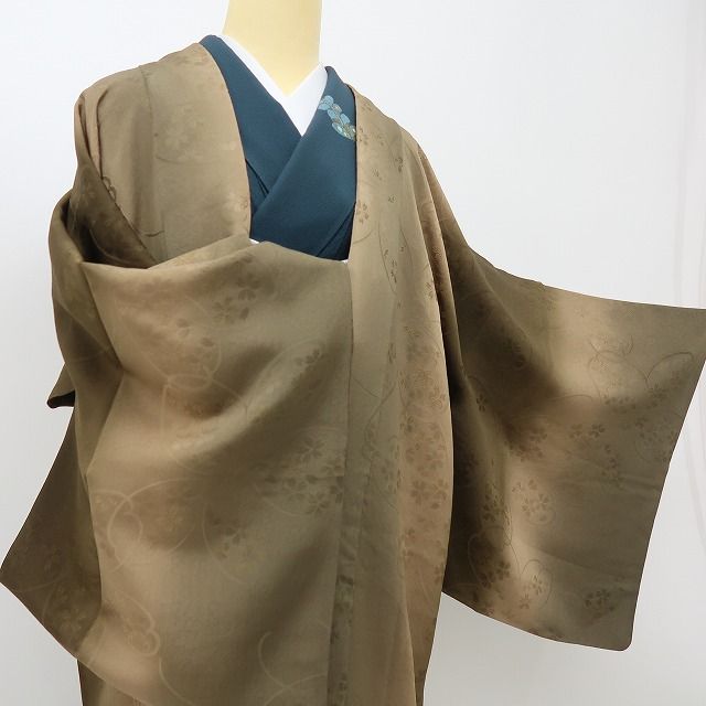 六花-RIKKA- 美品 正絹 縦暈し 桜 ロング丈 ローアンバーの木漏れ日の中の桜♪ 道中着 着物 A6172