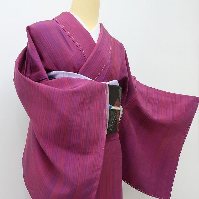 六花-RIKKA- 新品 正絹 仕付け糸付 マゼンタ×シクラメンピンク×縦縞で、今日の私に恋をする！ 紬 着物 A6177