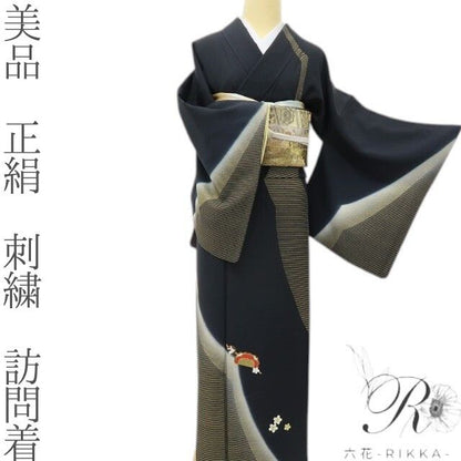 六花-RIKKA- 美品 正絹 刺繍 櫛と簪、桜と兎。 おしゃれを楽しむ小さな物語♪ 訪問着 着物 A6185