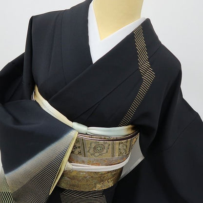 六花-RIKKA- 美品 正絹 刺繍 櫛と簪、桜と兎。 おしゃれを楽しむ小さな物語♪ 訪問着 着物 A6185