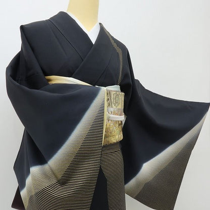 六花-RIKKA- 美品 正絹 刺繍 櫛と簪、桜と兎。 おしゃれを楽しむ小さな物語♪ 訪問着 着物 A6185