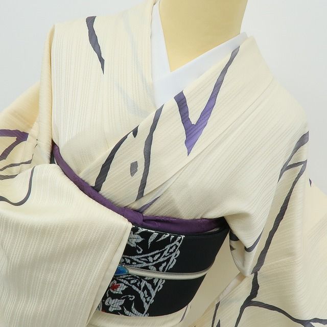 六花-RIKKA- 美品 正絹 トールサイズ アイボリーに咲く、紫の余韻。まとう、自然のアート♪ 小紋 着物 A6192