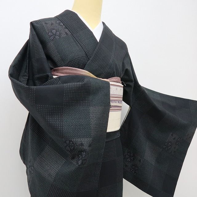 六花-RIKKA- 美品 正絹 証紙付 トールサイズ おしゃれ市松に桜! 本場真綿結城紬 着物 A6196