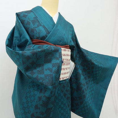 六花-RIKKA- 美品 正絹 (株)一蔵謹製 証紙付 トールサイズ 流れる伝統柄に、桜が隠れんぼ♪ 本場大島紬 着物 A6199