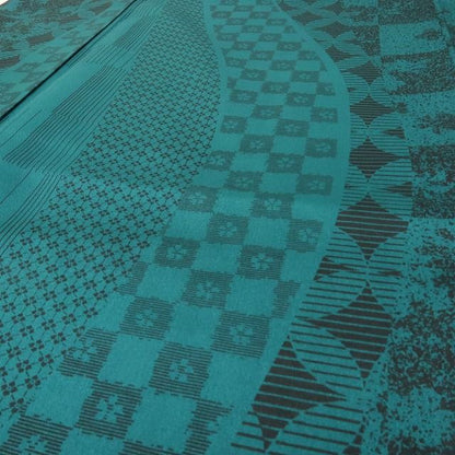 六花-RIKKA- 美品 正絹 (株)一蔵謹製 証紙付 トールサイズ 流れる伝統柄に、桜が隠れんぼ♪ 本場大島紬 着物 A6199