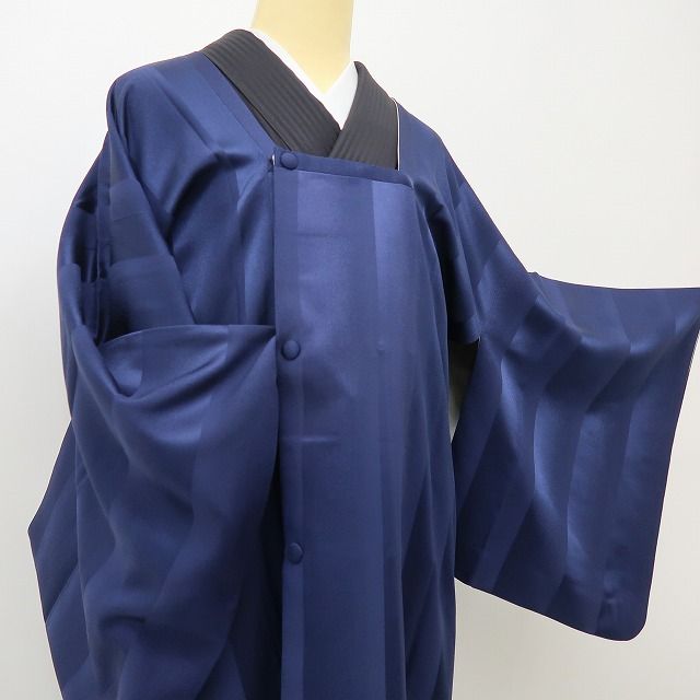 六花-RIKKA- 美品 正絹 秋山庄太郎落款 リバーシブル ネービーブルー×パールグレイのあなたを、パパラッチ！ 道行コート 着物 A6202