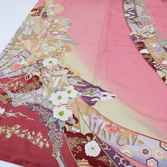 【中古】まめ藤 ｍ584 美品 金駒・銀駒刺繍 御所車 トールサイズ 牡丹 笹べり付き 手縫い仕立て 振袖単品