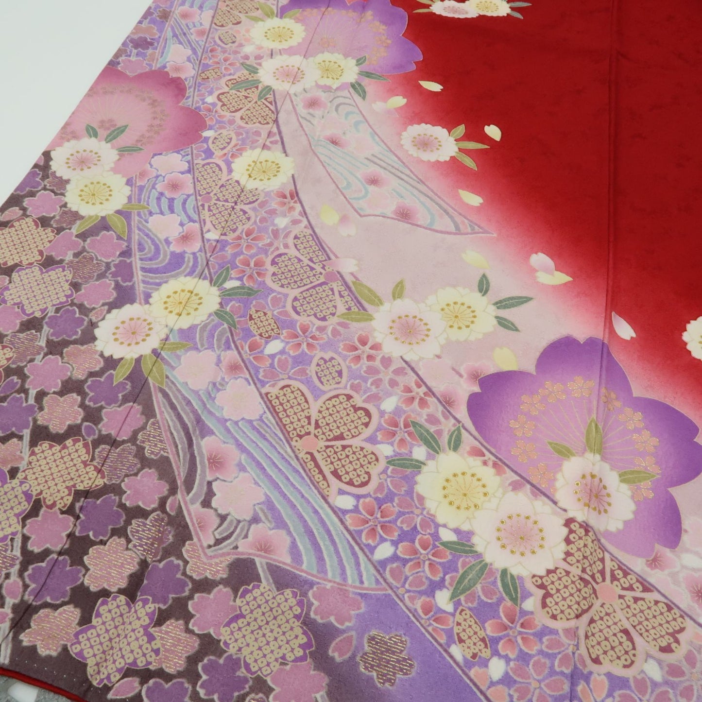 【中古】まめ藤 ｍ617 美品 正絹 桜 着物 成人式 手縫い仕立て 振袖単品