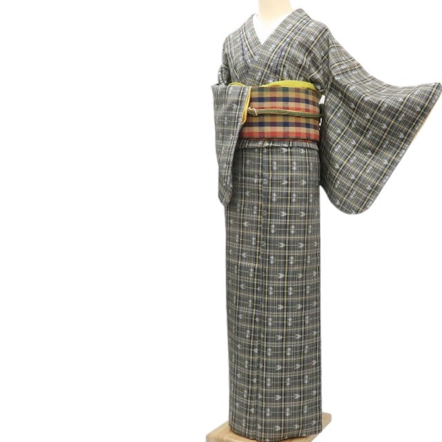 【新古品】まめ藤 ｍ677 新品 正絹 仕付け糸付き 燕 矢絣 手縫い仕立て 琉球絣紬