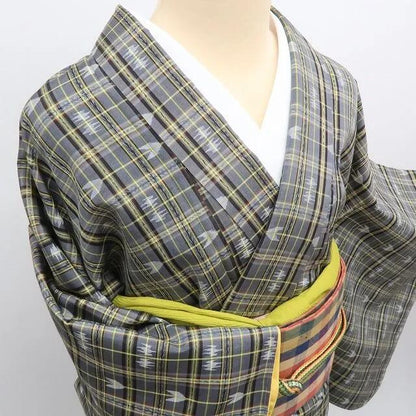 【新古品】まめ藤 ｍ677 新品 正絹 仕付け糸付き 燕 矢絣 手縫い仕立て 琉球絣紬