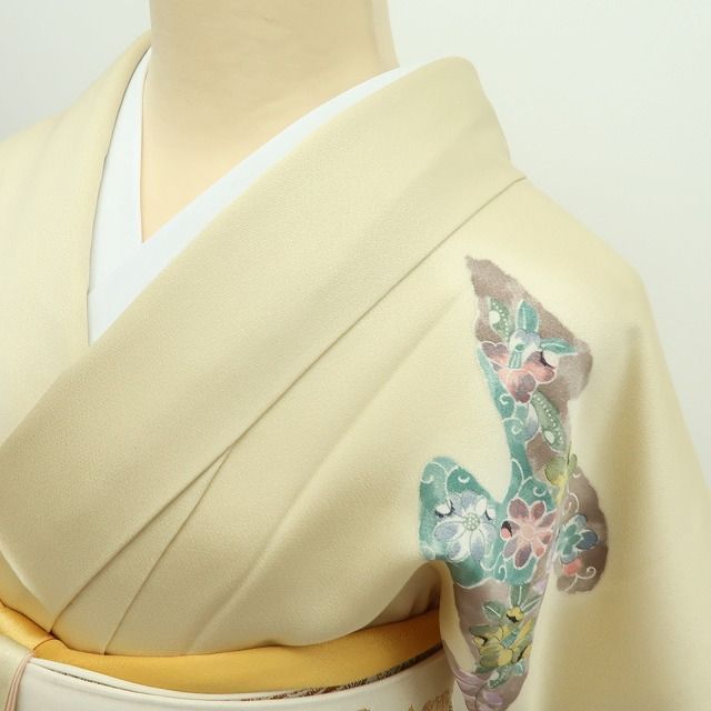 【中古】百華 Y4493 美品 作家物落款 仕付け糸付 手縫い仕立て 松竹梅 菊 椿 正絹 訪問着 着物 単品