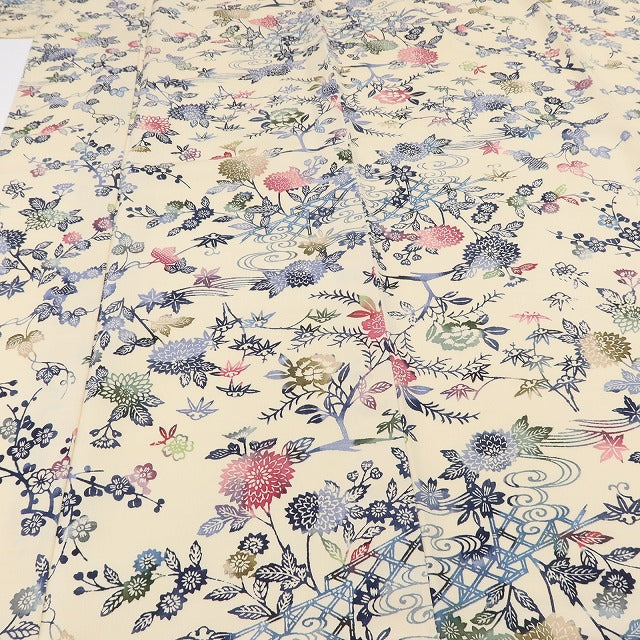百華 Y5568 美品 着物 単衣 紅型調 牡丹 桜 菊 笹 正絹 居敷当て付 小紋